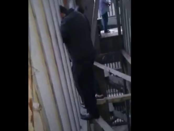 Vídeo: Suben al sexto piso para escapar del incendio en cdmx