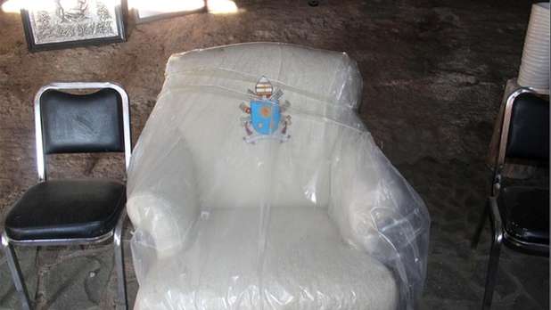 Sillón del papa francisco en méxico, el trono de césar duarte en chihuahua