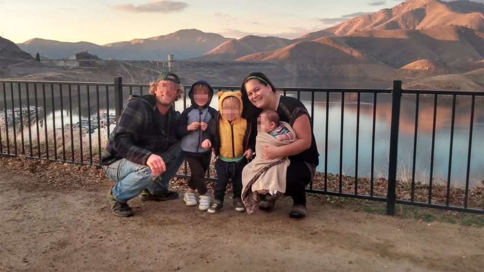 Mató a sus tres hijos para protegerlos de los abusos de su padre