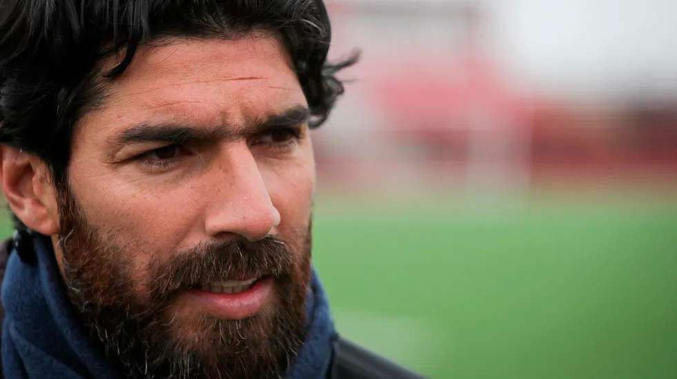 Se retira el loco abreu del futbol a los 44 años