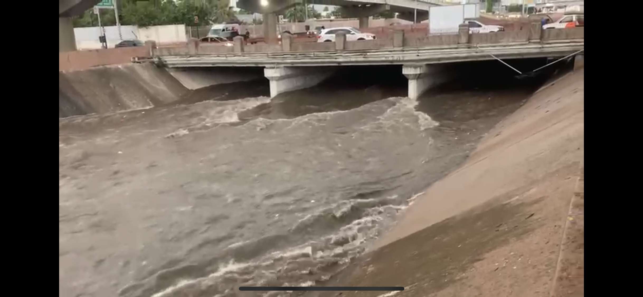 VIDEO: impresionante corriente en el canal del chuvíscar