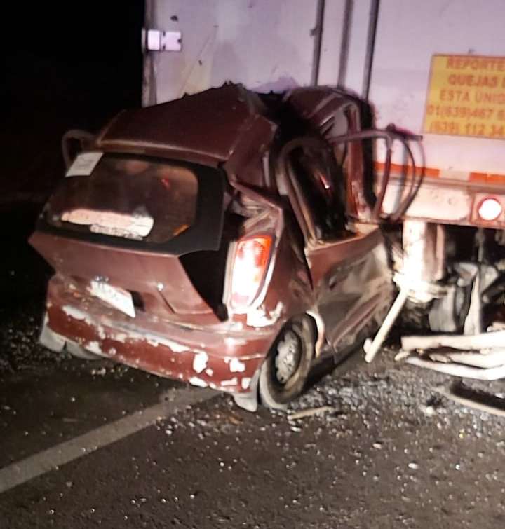 Identifican a conductor que murió prensado en choque vs tráiler