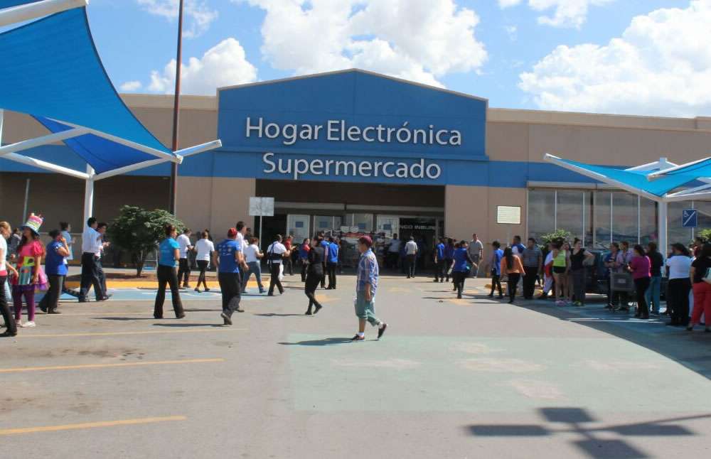 Revisan tickets de compras en accesos de walmart fuentes mares