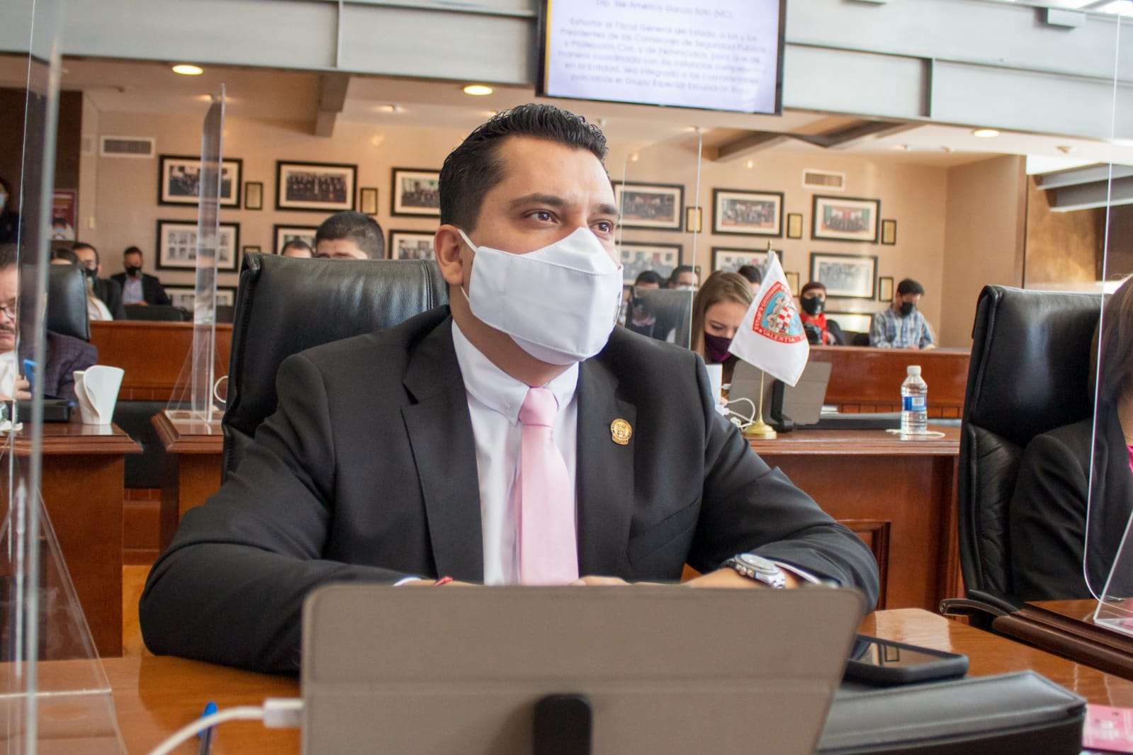 Respalda diputado iniciativa para rehabilitación total a mujeres con cáncer