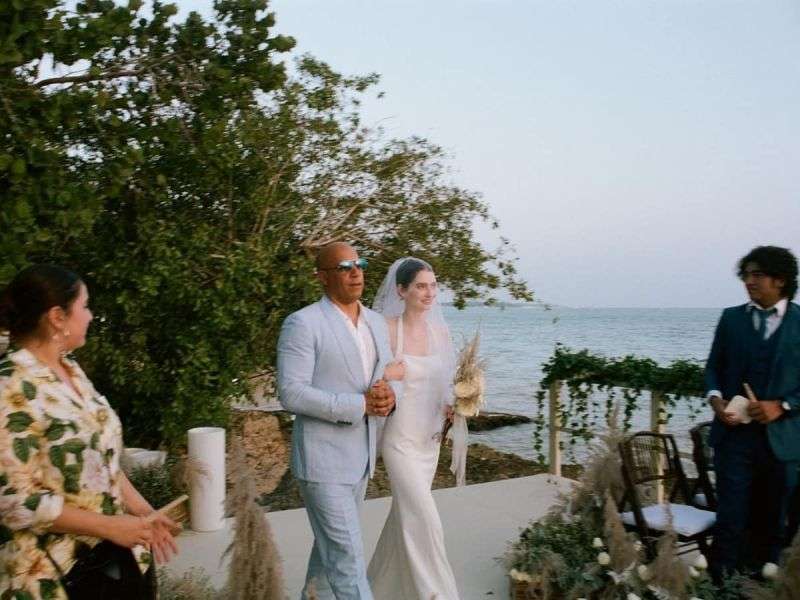 Vin diesel entrega en el altar a la hija de paul walker