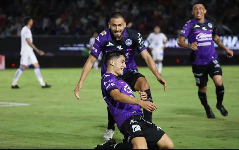 Se ahogan gallos en el puerto