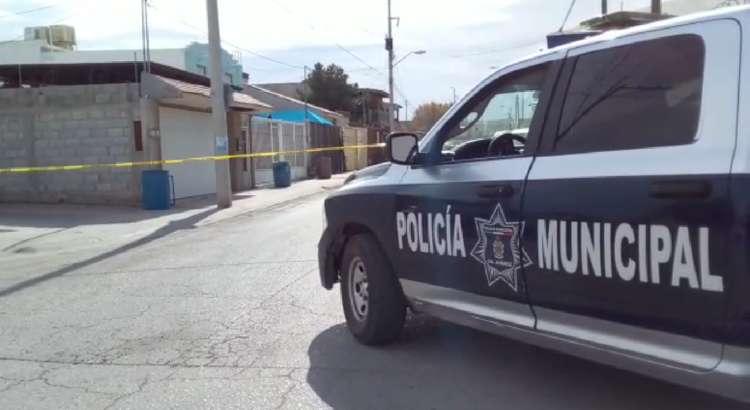 Hallan cuerpo en avanzado estado de descomposición en las arcadas