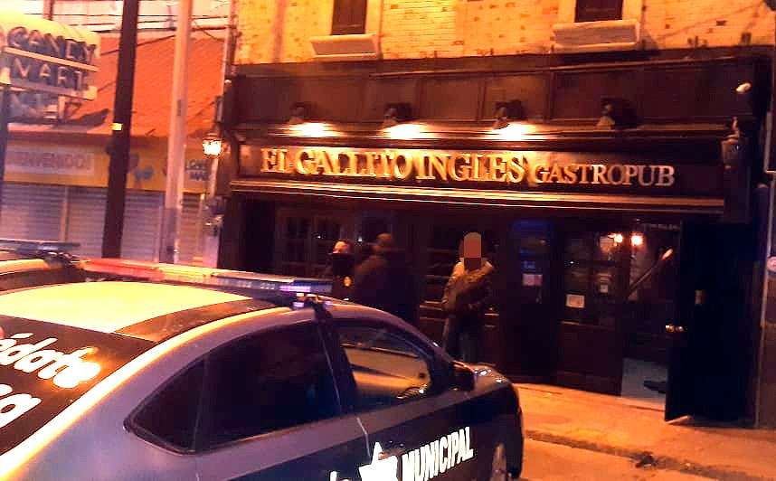 Asaltan el gallito inglés y se llevan hasta las propinas
