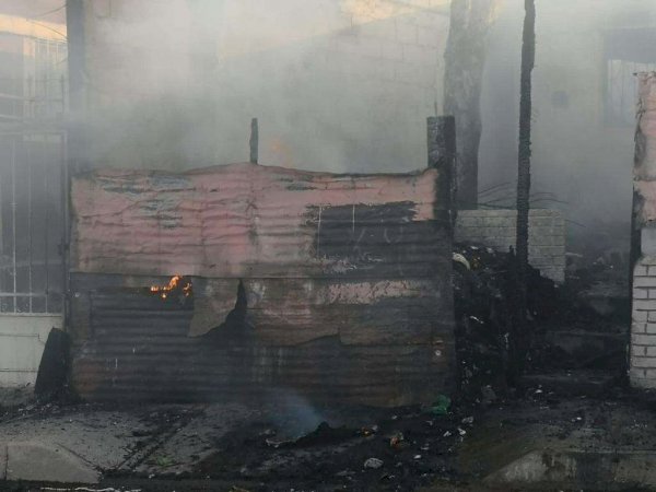 Incendio consume casa en su totalidad | La Opción de Chihuahua
