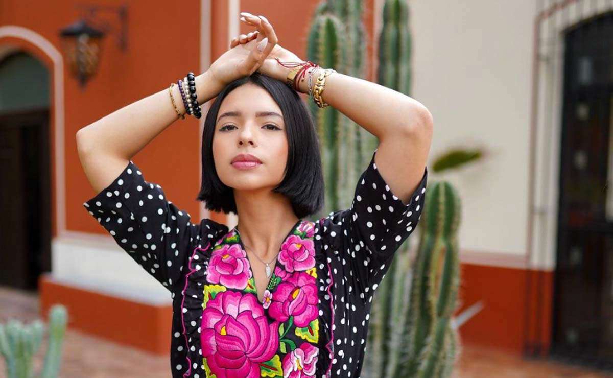 Se mofa ángela aguilar de tenis económicos y la tunden en redes