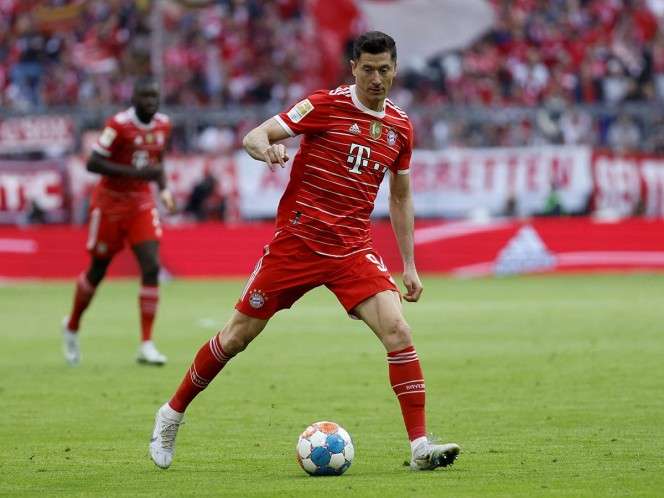 Quiere el barcelona a lewandowski;  el bayern munich se aferra a él