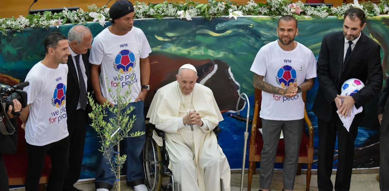 Anuncia papa francisco partido por la paz