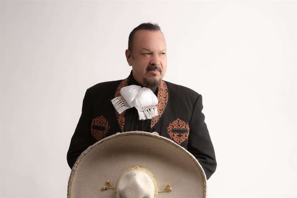 Lanza pepe aguilar 'a la medida' y se conecta con sus raíces