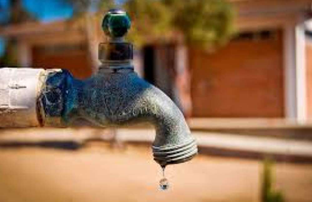 Sin agua once días en tres colonias