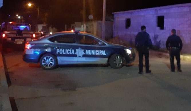 Balean a dos y llegan en auto a clínica en ávalos