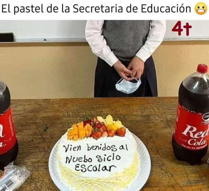 El pastel de la secretaria de educación