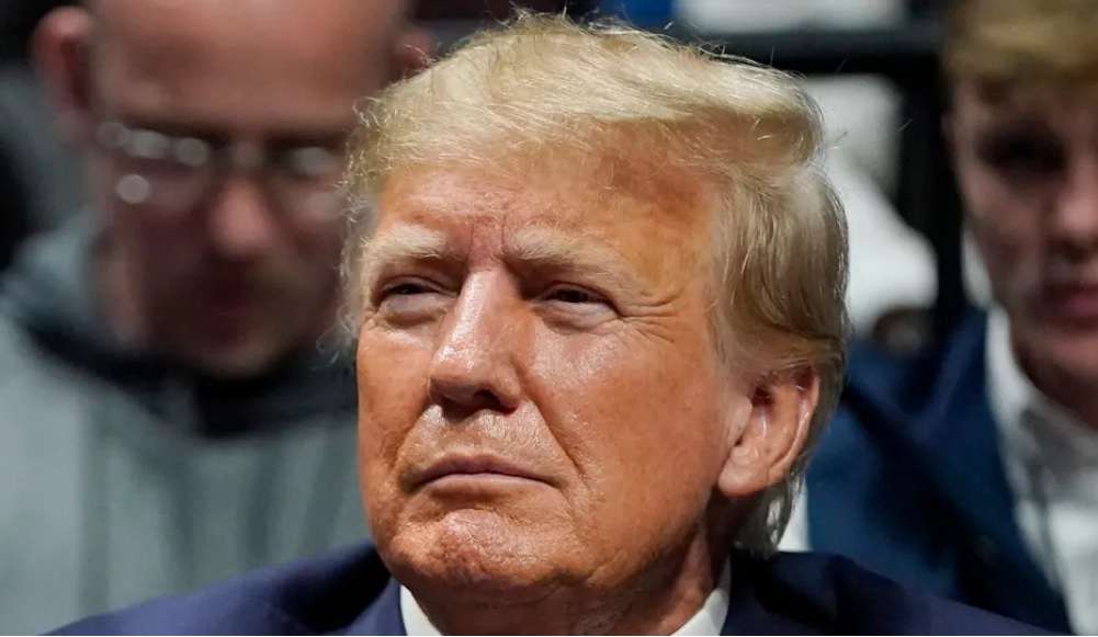 llamado de Trump a movilizarse por posible arresto es atendido por pocos