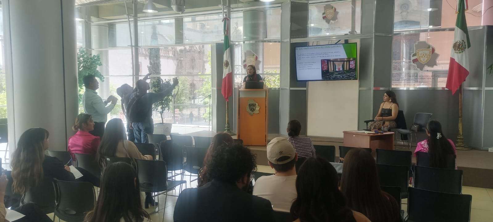 Imparten Foro en materia de reforma laboral 