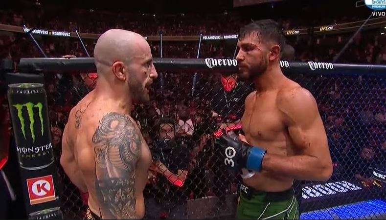 Noquea Alexander Volkanovski a Yair Rodríguez y retiene el cinturón de peso pluma