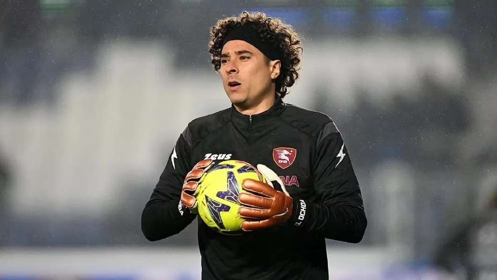 Cerca de la lista de 10 porteros más goleados en Europa: Memo Ochoa