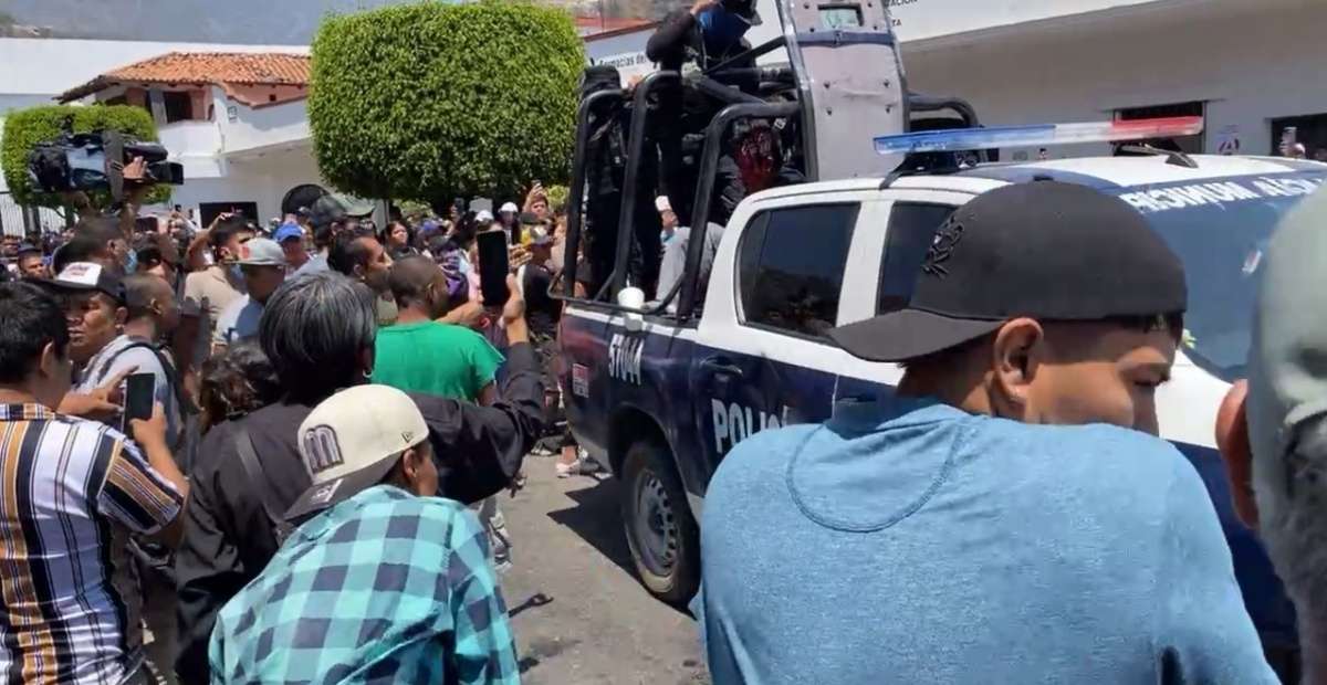 Intentan linchar a presuntos responsables del asesinato de la niña en Taxco