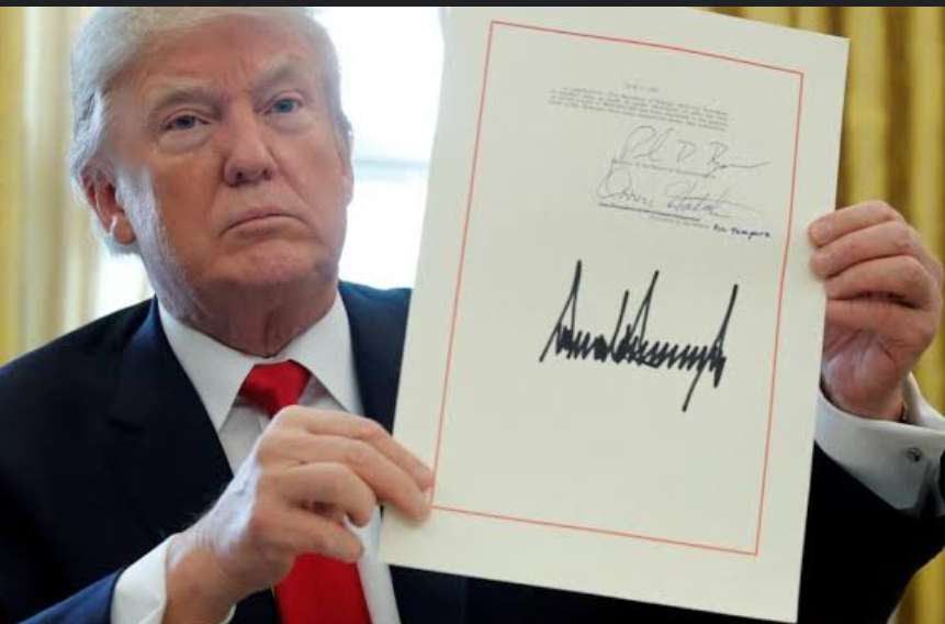 LOS ARANCELES DE TRUMP,
DONDE LAS TOMAN LAS DAN