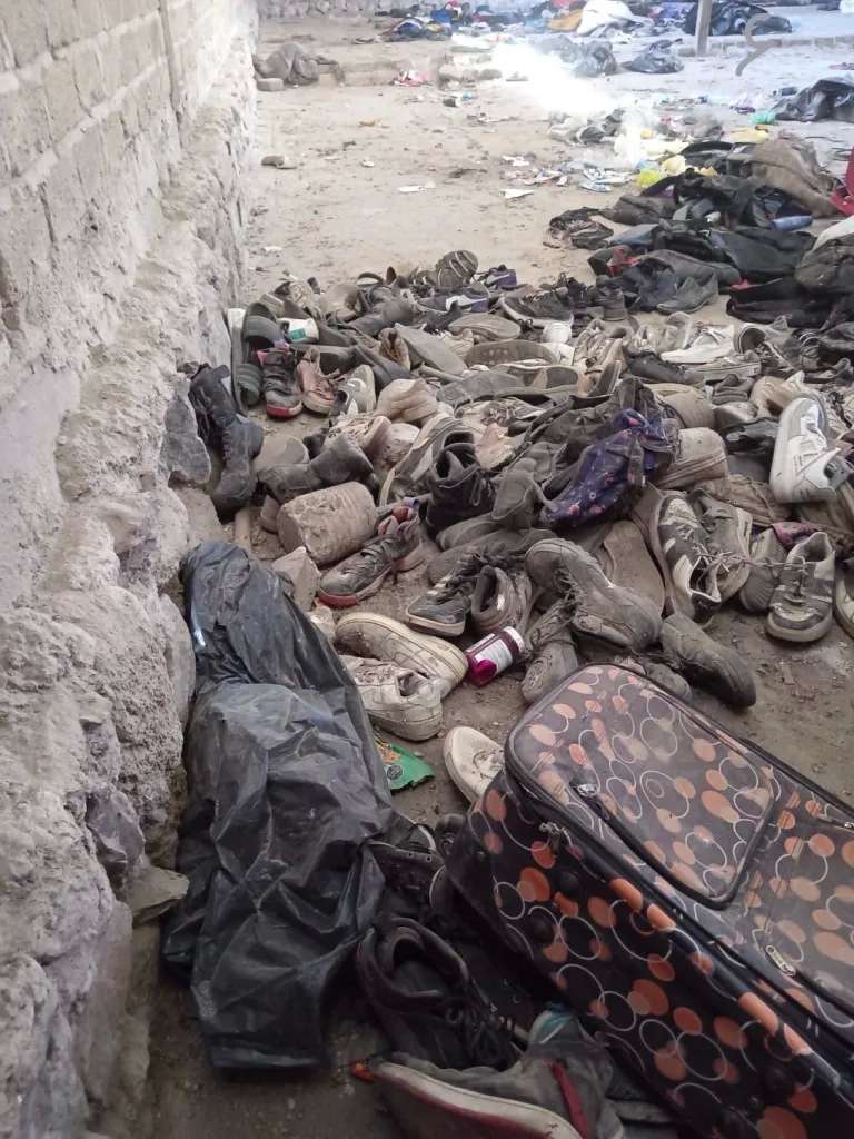 Encuentran 400 pares de zapatos en hornos de exterminio de narcos de Jalisco 