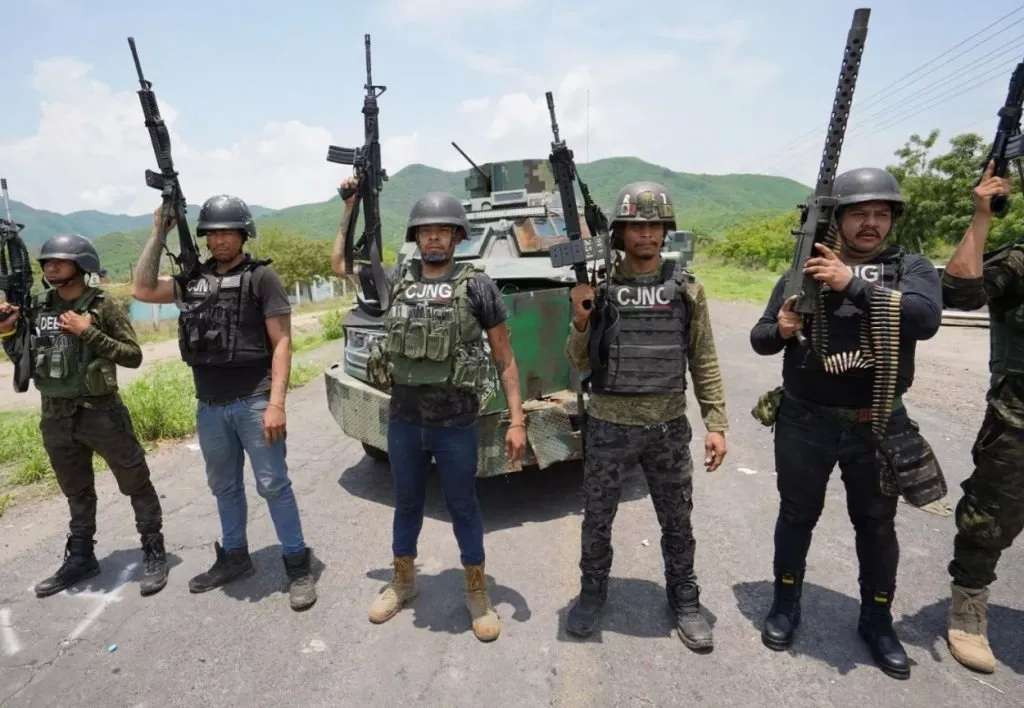Cantan en narcocorridos el relevo en el CJNG