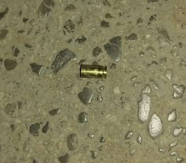 Dañan carro a balazos en la colonia Paseos de Chihuahua