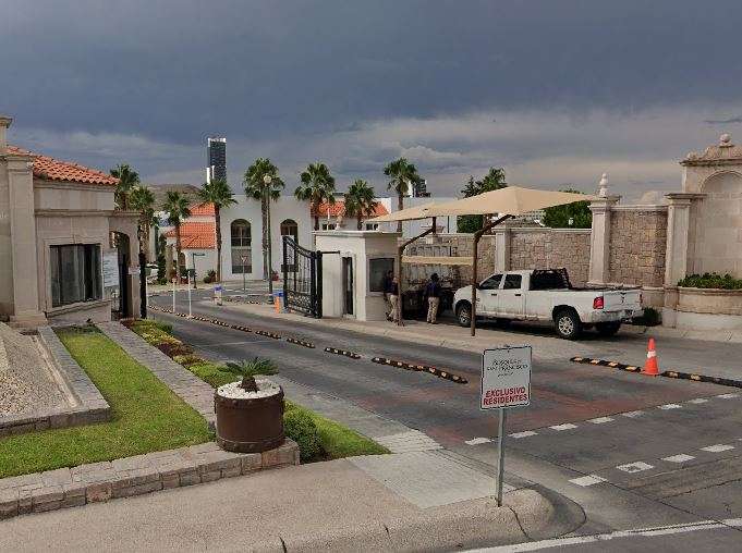 Agrede con pistola residente de Bosques de San Francisco a guardia
