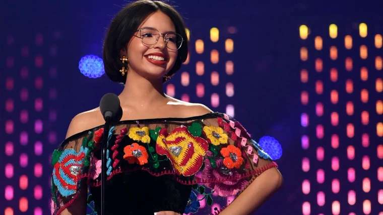 Acusan a Ángela Aguilar de cometer plagio