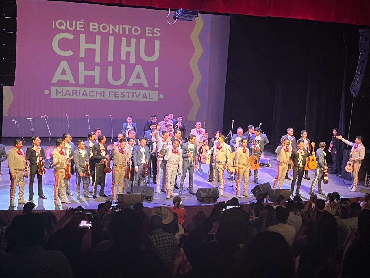 Lleno total el Mariachi Festival