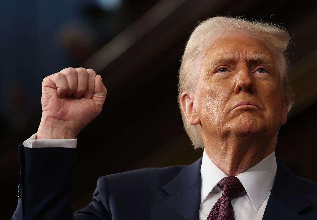 Amenaza Trump con sanciones a quien compre petróleo iraní