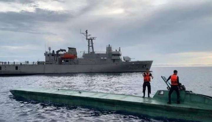 Detectan semisumergible que transportaba 3.5 toneladas de droga en Guerrero