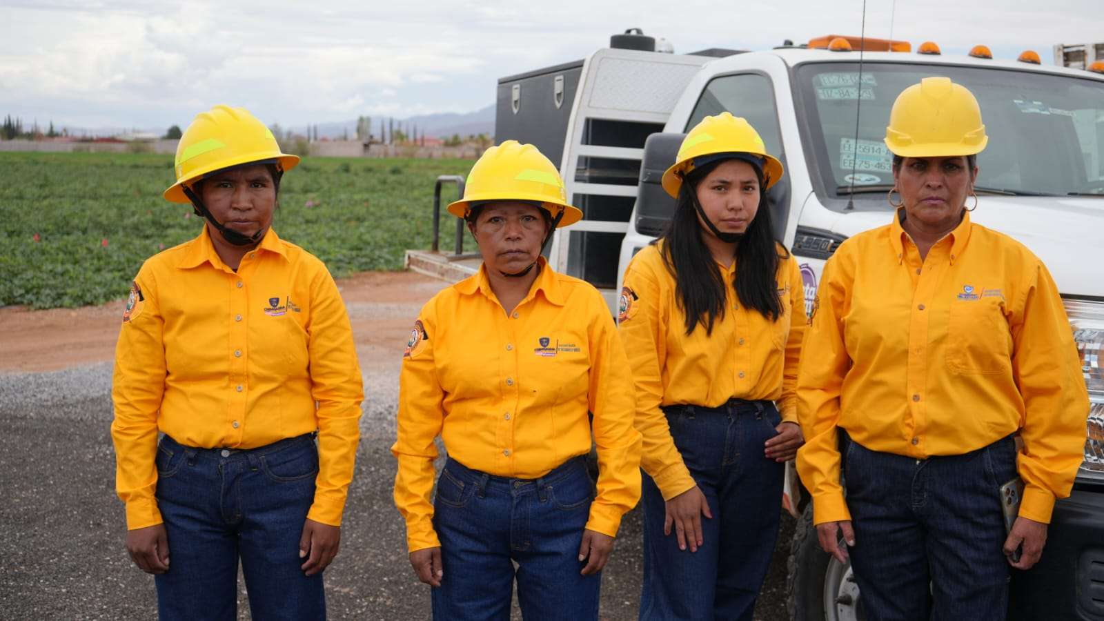 Reconocen labor de las combatientes de incendios forestales