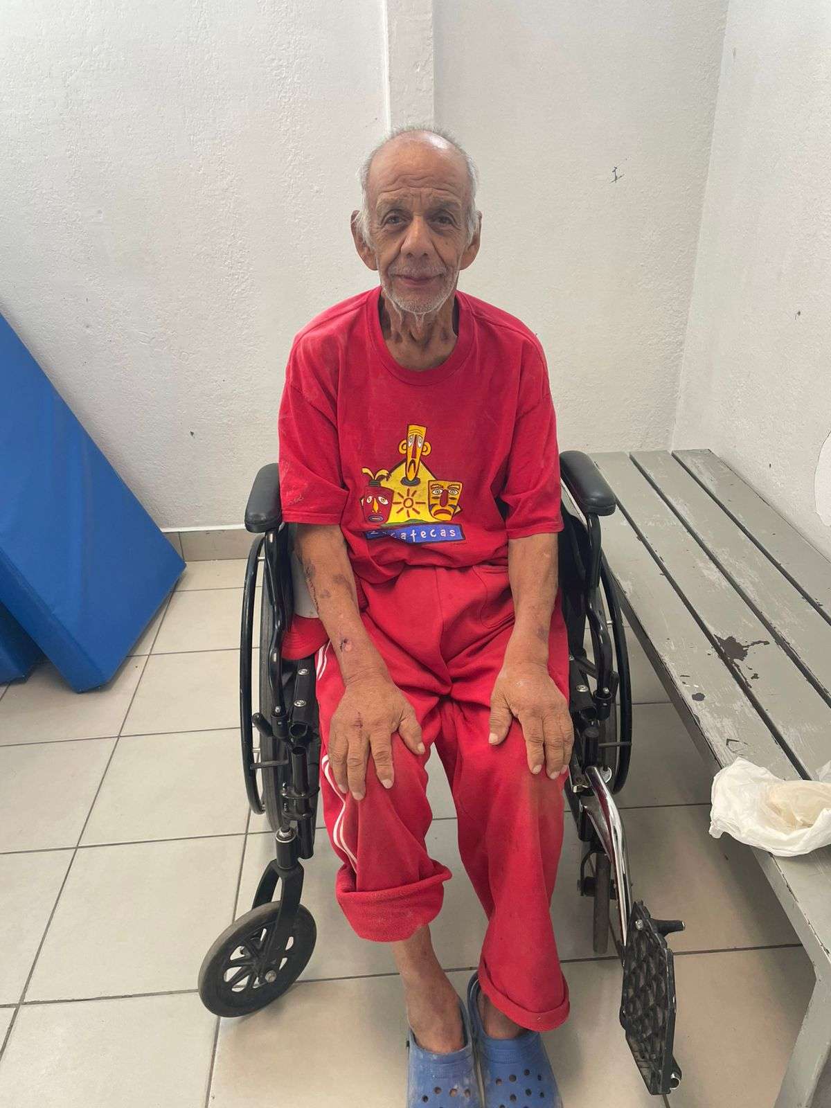 Piden apoyo para localizar a familia de persona extraviada 