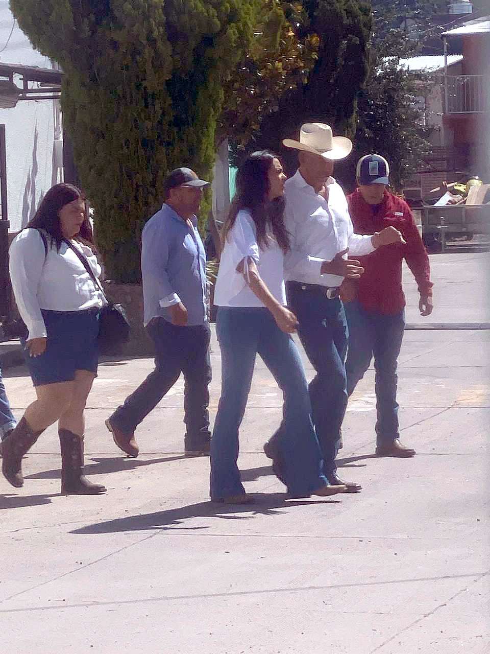 MULTITUD DE 10