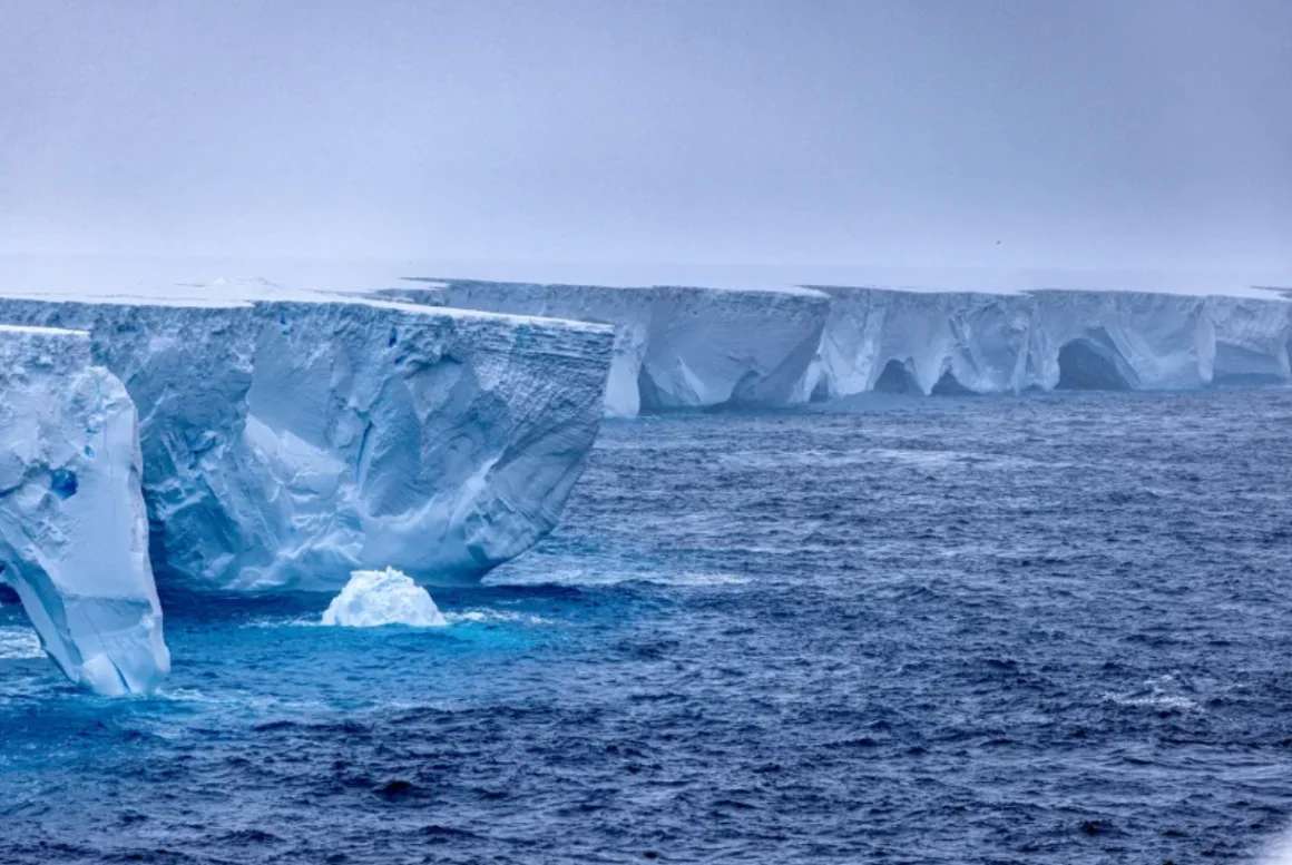 Se fractura rápidamente el iceberg más grande del mundo 