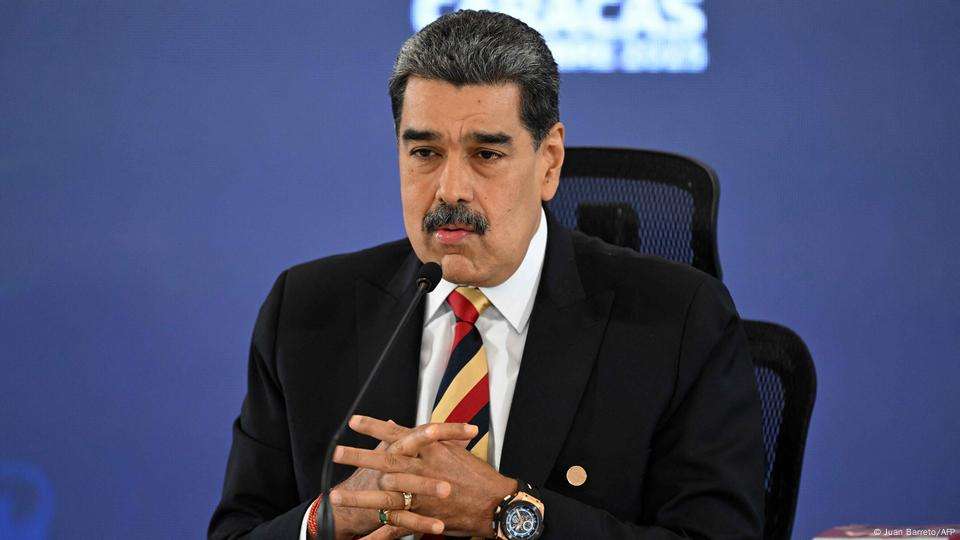 Destruye Trump tres barcos venezolanos 