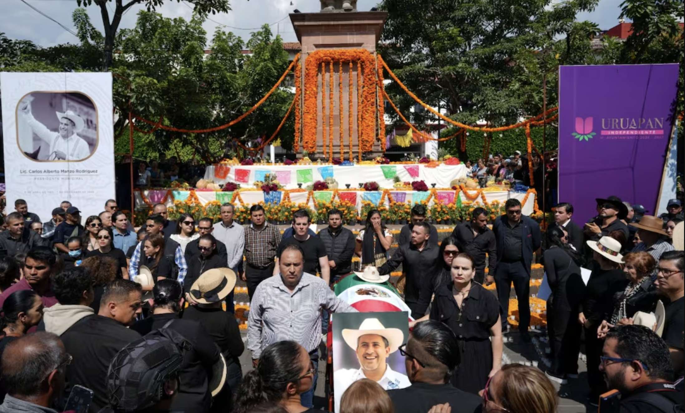 Corren al Gobernador de Michoacán del funeral de Carlos Manzo

