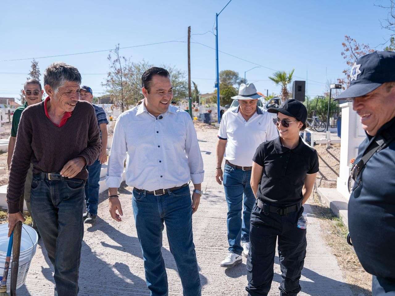 Supervisa Valenciano panteones por el Día de Muertos