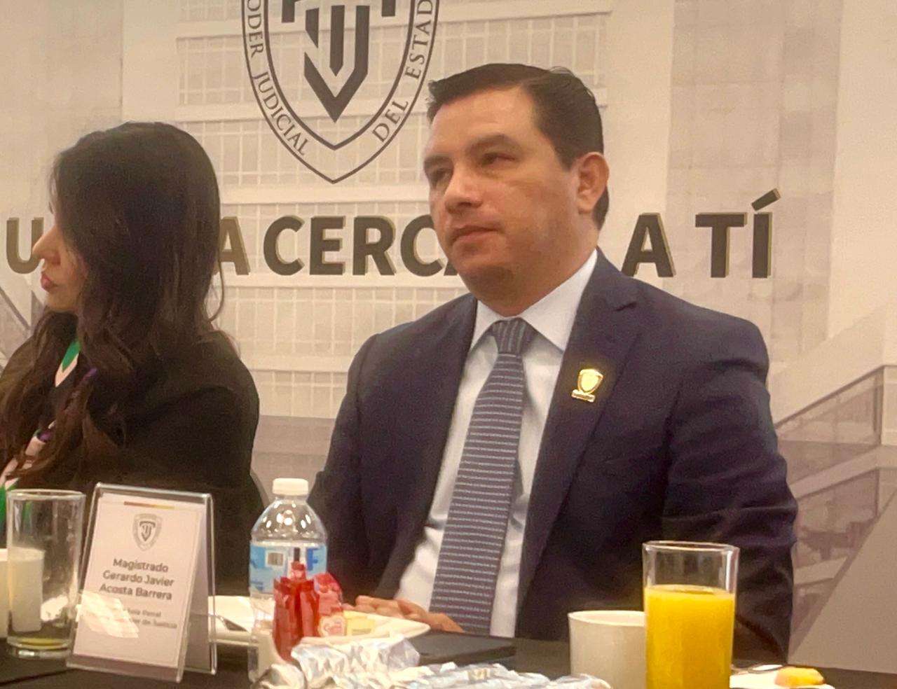 Se deslinda magistrado Gerardo Acosta de presunta presión a juez y niega notificación


