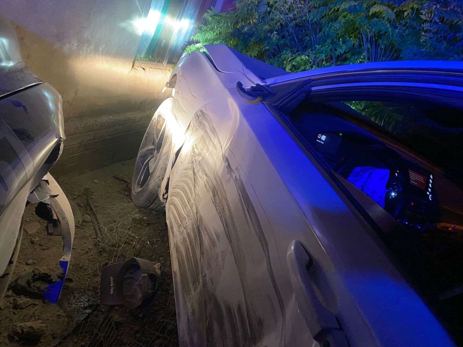 Choca patrulla estatal contra carro que perseguía