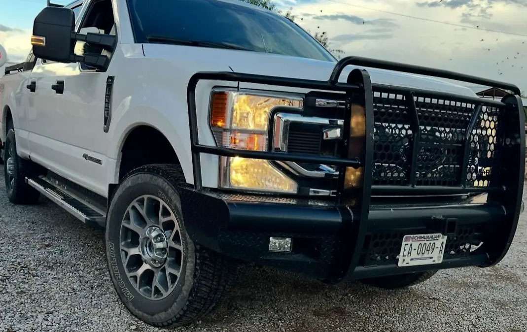 Pegan de nuevo robacarros en la vía corta a Parral