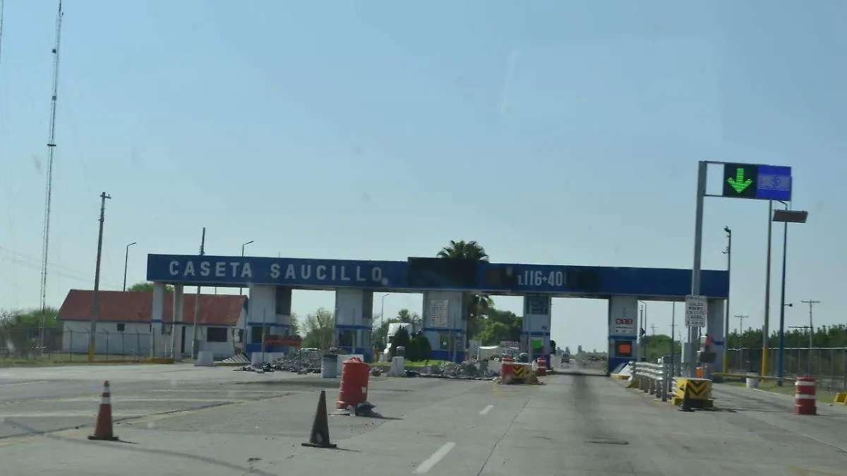 Toman agricultores caseta de Saucillo y dan el paso libre a vehículos