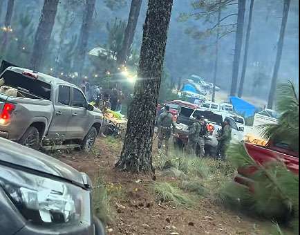 Montan malandros mini pueblo en Guadalupe y Calvo