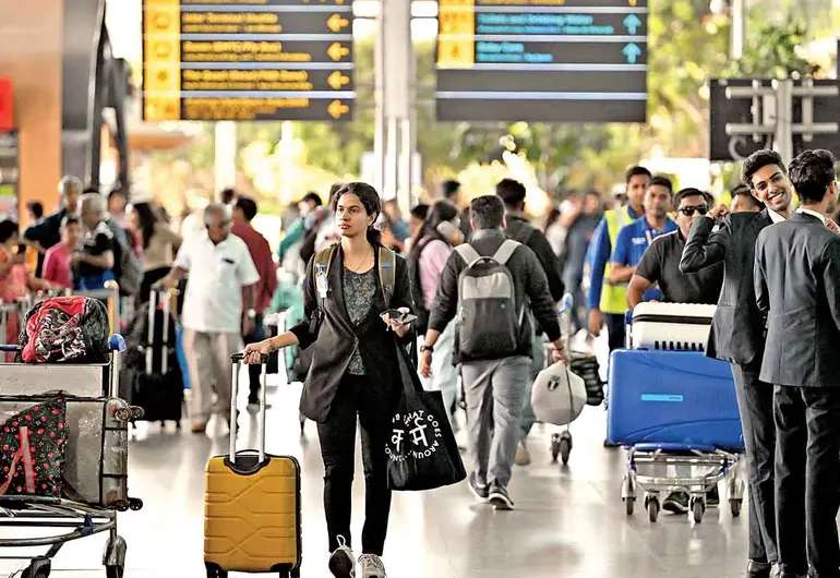 Revisa Estados Unidos las redes sociales a turistas libres de visa 