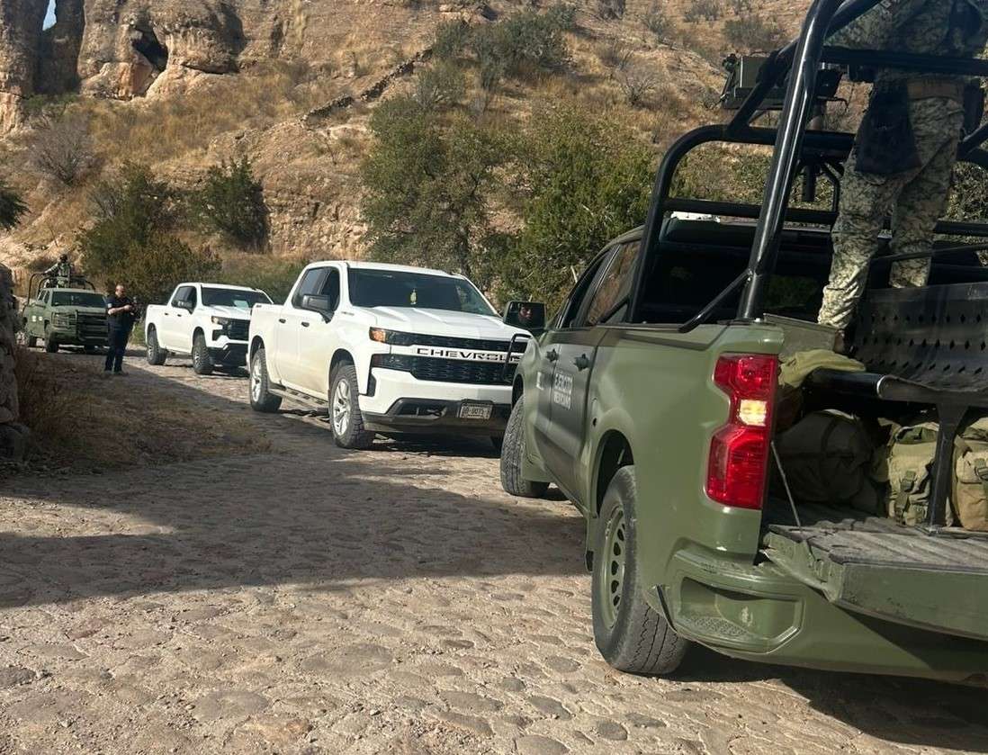 Luego de balacera en Nonoava abandonan 2 vehículos