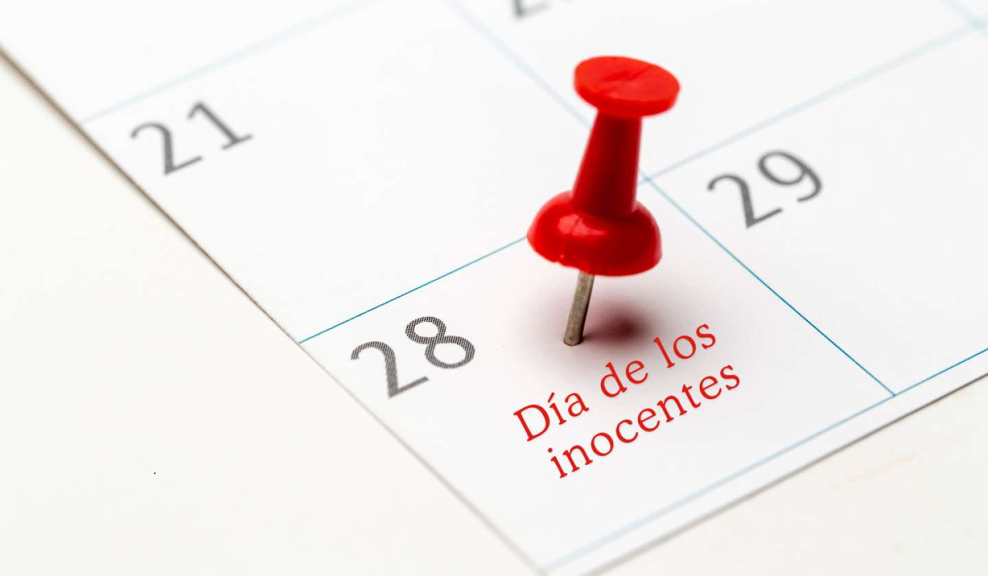 Evita caer en noticias falsas este Día de los Santos Inocentes