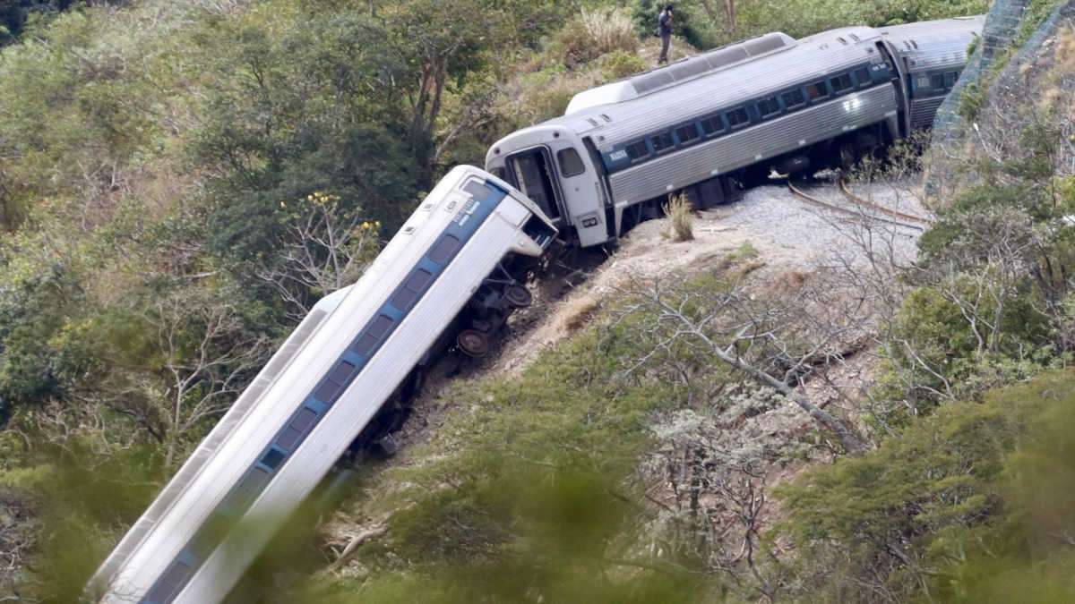 Aumenta a 14 cifra de muertos por descarrilamiento del Interoceánico
